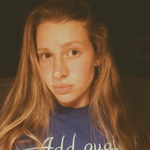 Meet your Posher, Olivia